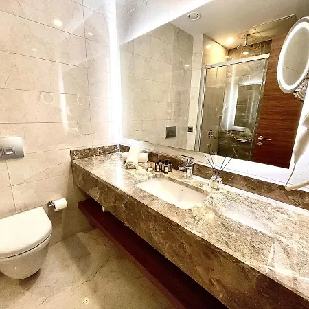 فندق Tuerkmen Riverside 4*