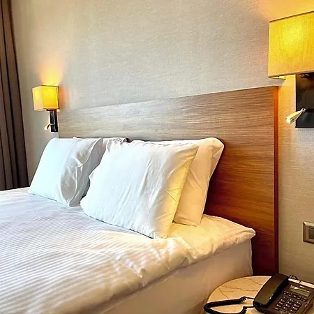 Tuerkmen Riverside أضنه