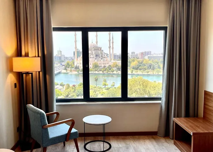 Hotel Tuerkmen Riverside