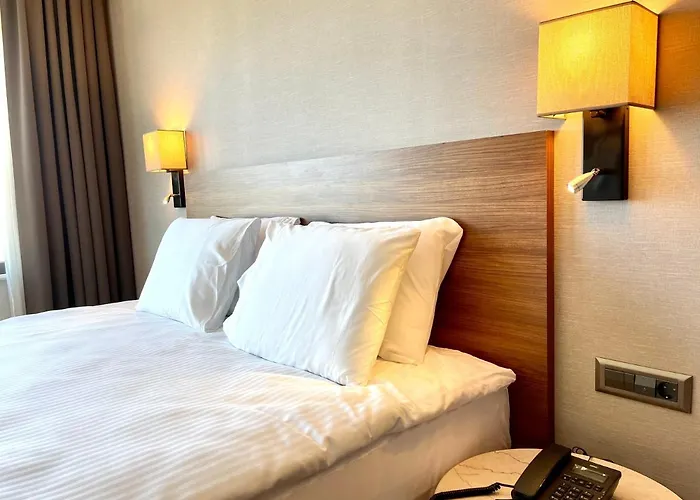 Tuerkmen Riverside Hotel