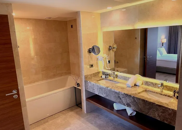 Hotel Tuerkmen Riverside