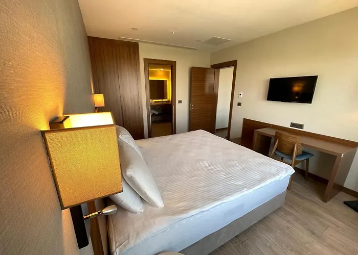 Tuerkmen Riverside Hotel 4*